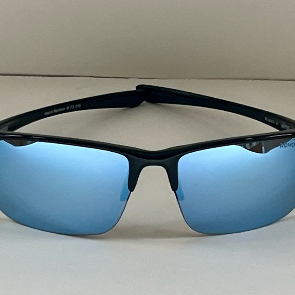 New with box and case Revo Abyss Sunglasses